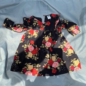 girl’s flowery dress